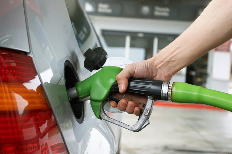 Bajan precio de las gasolinas y el gasoil óptimo; sube el GLP