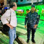 ASESOR TURÍSTICO DE SOSÚA REALIZA RECORRIDO NOCTURNO POR LA CALLE PEDRO CLISANTE