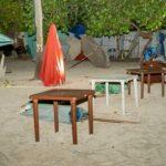 Alcaldía realiza operativo para recuperar espacios públicos en playa de Boca Chica