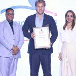 LEONARDO WEHE ES RECONOCIDO COMO EMPRESARIO DEL AÑO EN EL PREMIO NACIONAL DE TURISMO 2025, POR SU TRABAJO Y VISIÓN PARA CABARETE